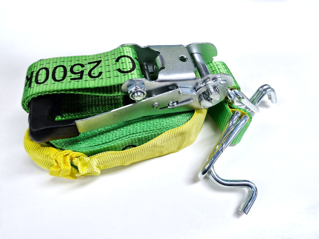 green 9m long ratchet strap loadbinder rated for 2.5 tonne